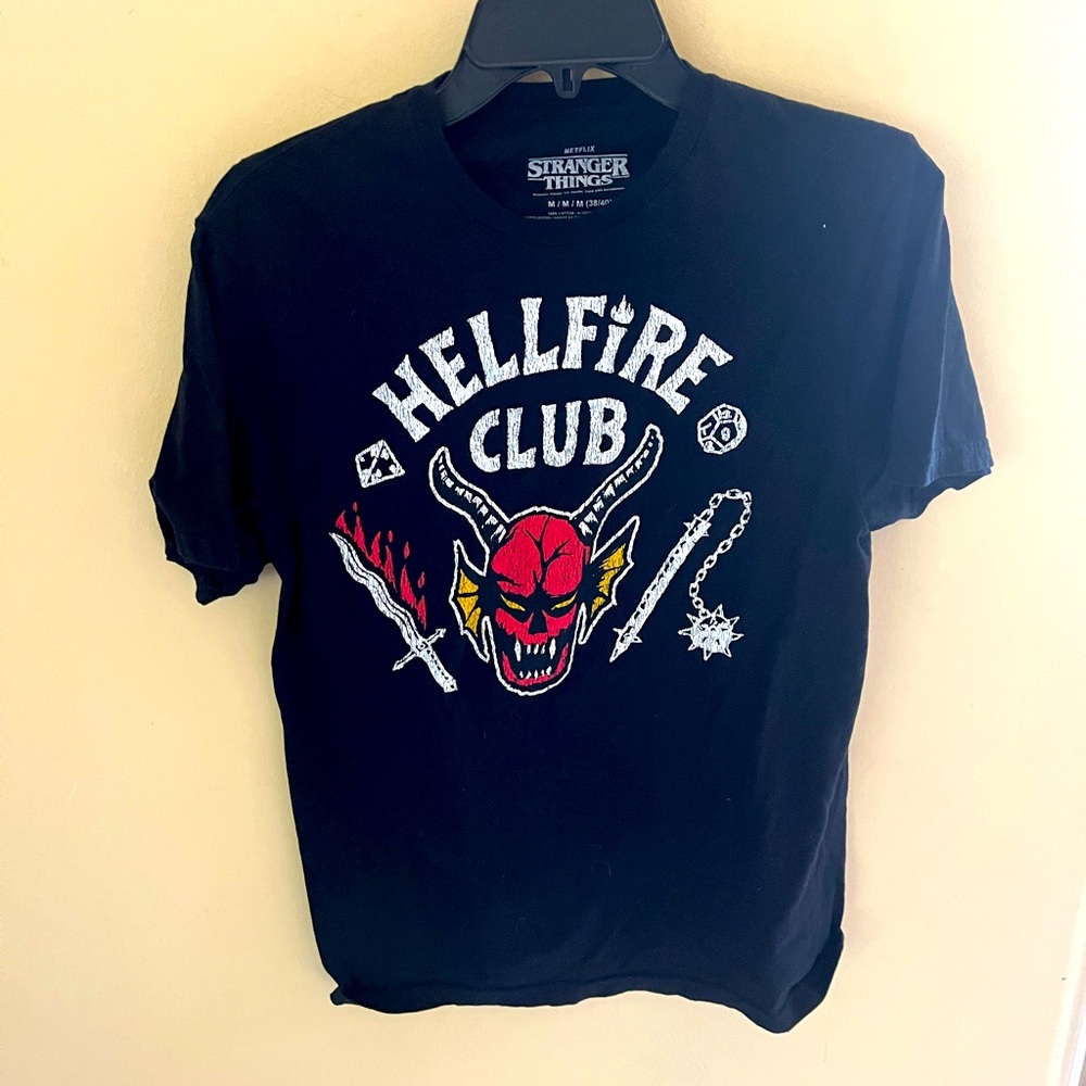 HELLFIRE CLUB GRAPHIC TSHIRT medium.